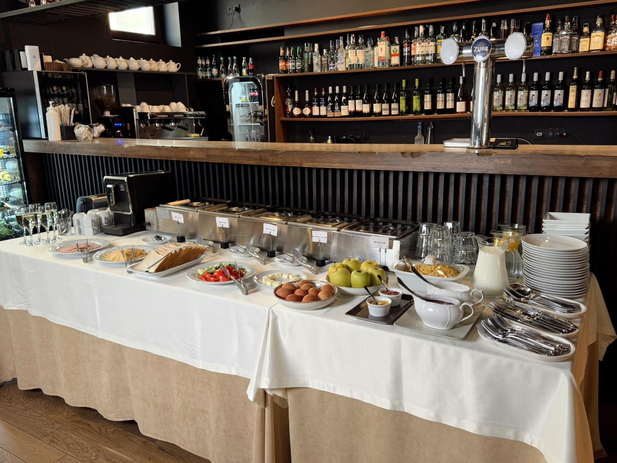 Nebos Hotel & Restaurant Ивано-Франкивск Екстериор снимка