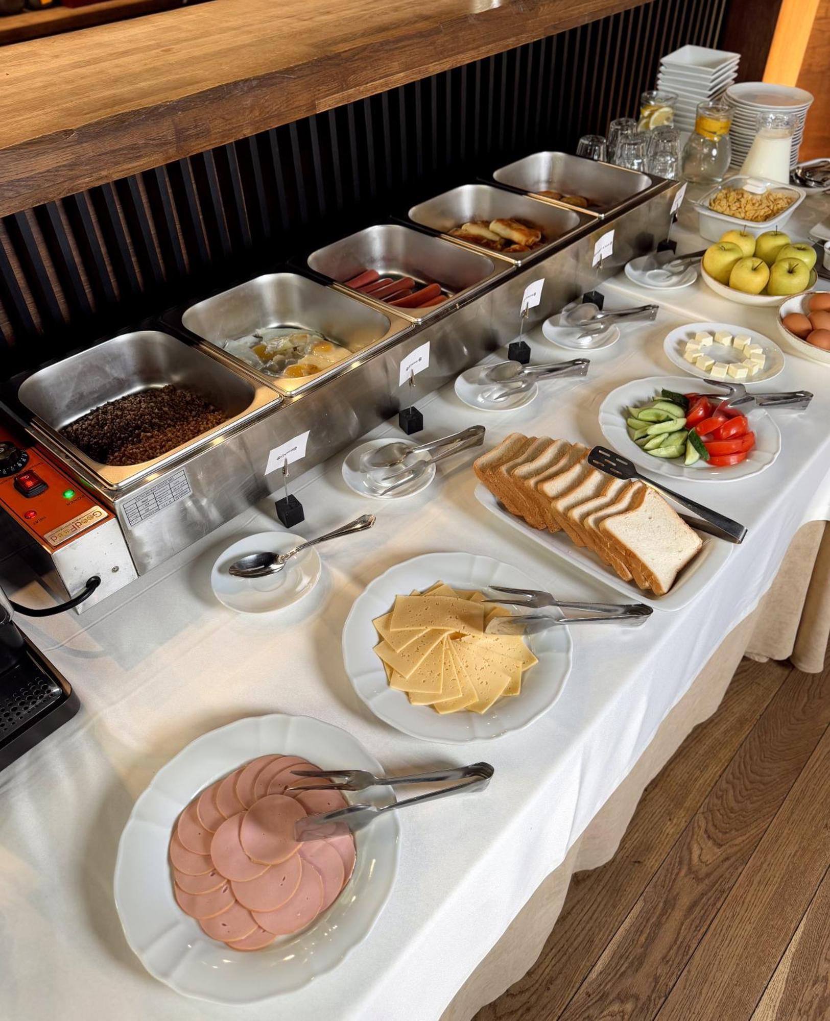 Nebos Hotel & Restaurant Ивано-Франкивск Екстериор снимка