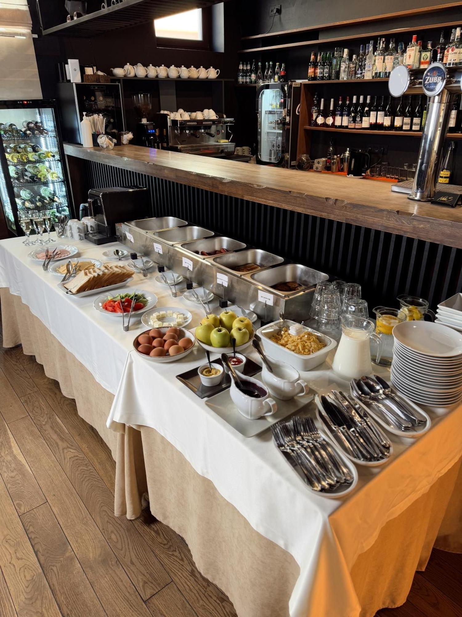 Nebos Hotel & Restaurant Ивано-Франкивск Екстериор снимка